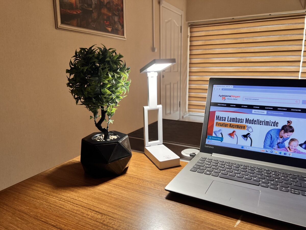 ACK Şarjlı Dokunmatik Dimli Beyaz Gövde Led Masa Lambası 3W Ip20 AF11-10019 - Görsel 3