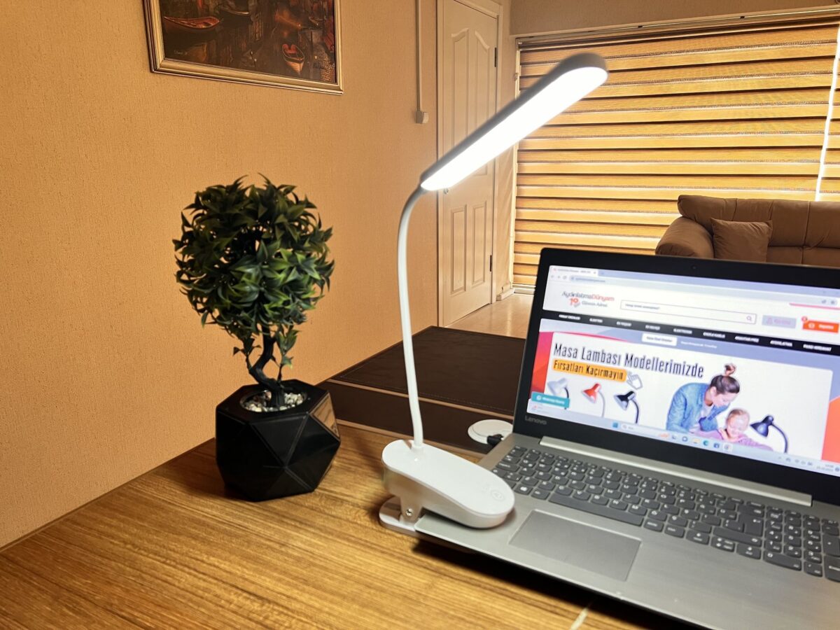 ACK Şarjlı Dokunmatik Dimli Beyaz Gövde Led Masa Lambası 2,5W Ip20 Mandallı AF11-10012 - Görsel 2